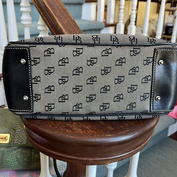 Dooney & Bourke Signature print gray/black satchel/Crossbody Silvertone buckle - Picture 8 of 12